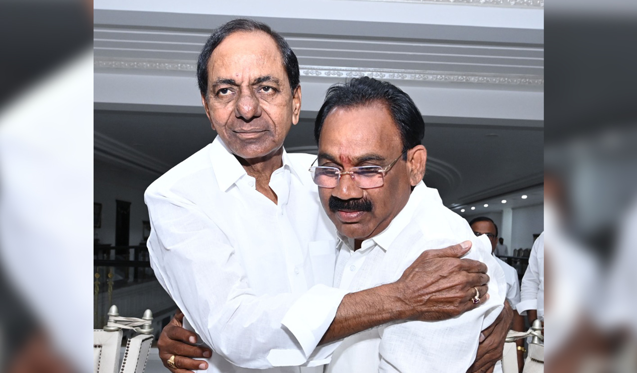 CM KCR directs TRS (BRS) leaders to fulfill electoral promises in Munugode