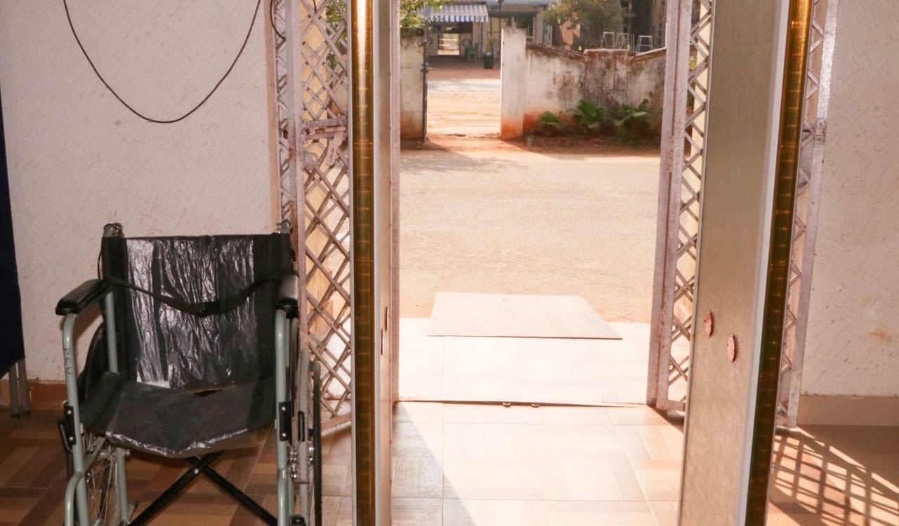 Special arrangements for PwDs at police stations: Kothagudem SP