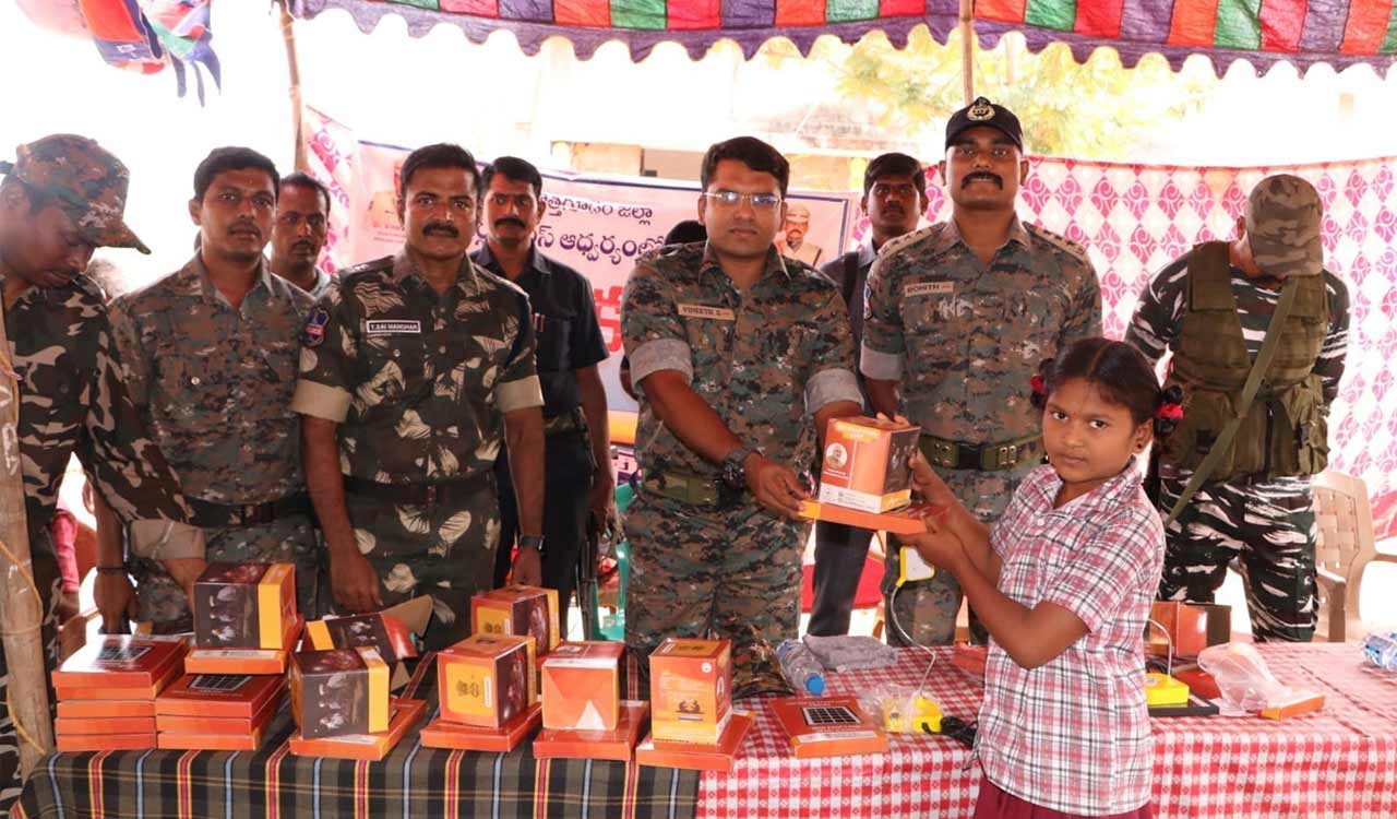Cherla police organise medical camp for tribals of remote villages in Kothagudem