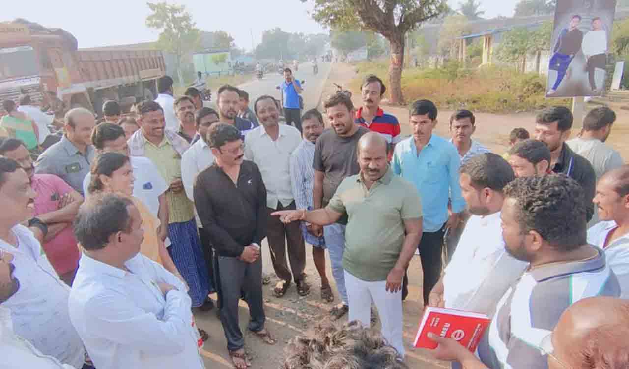 Nakrekal to be developed as model town: MLA Chirumarthi