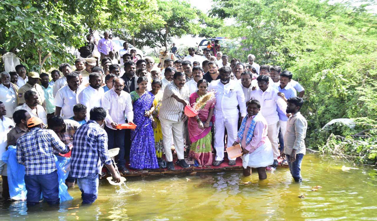 Telangana schemes implemented in different names across India: Niranjan Reddy