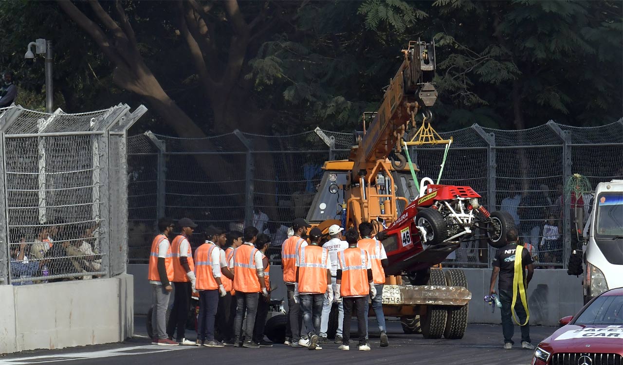 Hyderabad: Minor crash halts Indian Racing League