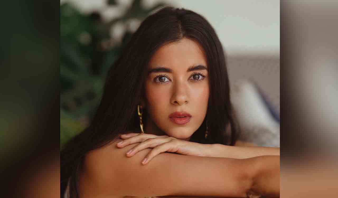 Saba Azad wraps up second season of ‘Rocket Boys’ 