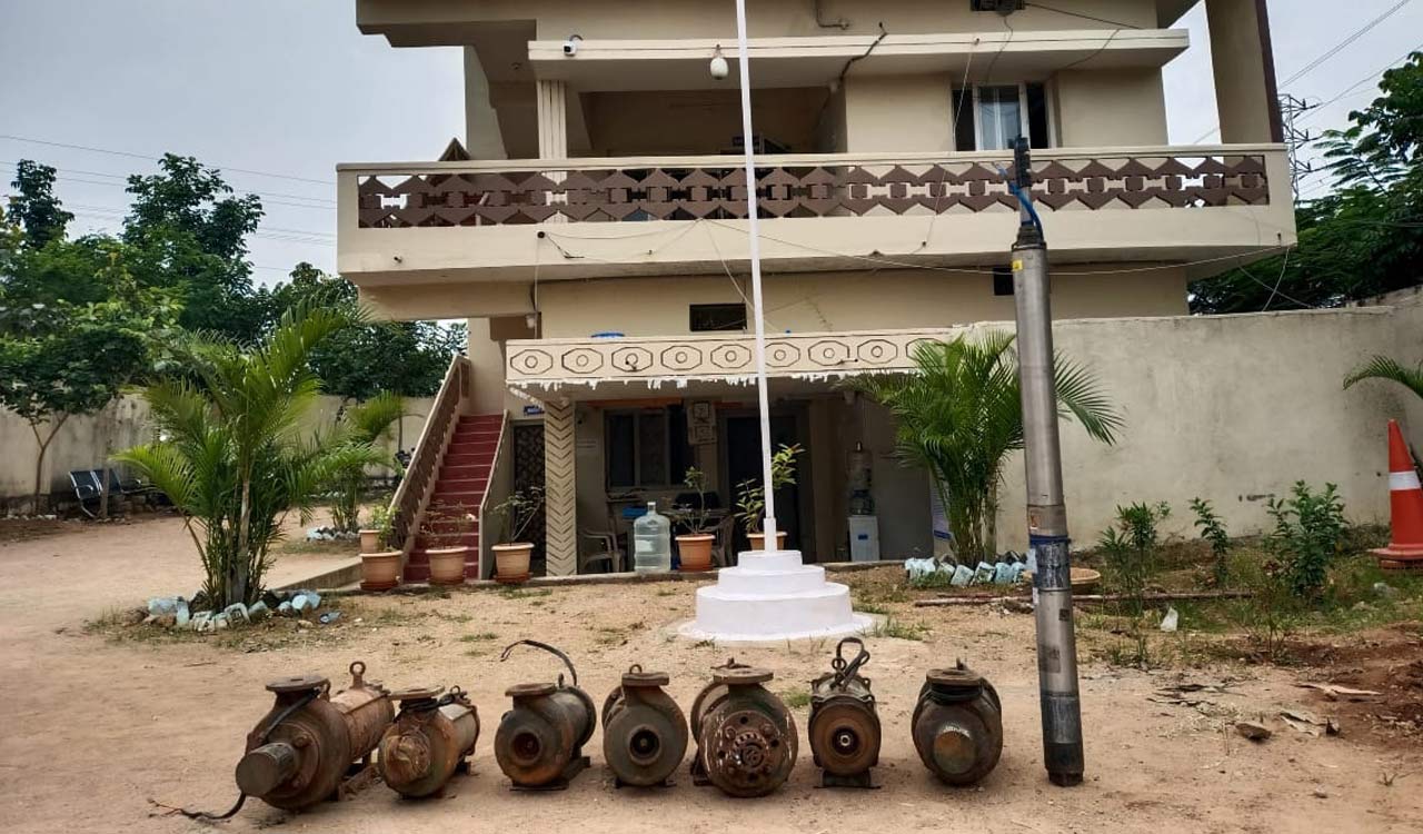 Siddipet Police nab agriculture pump set thieves