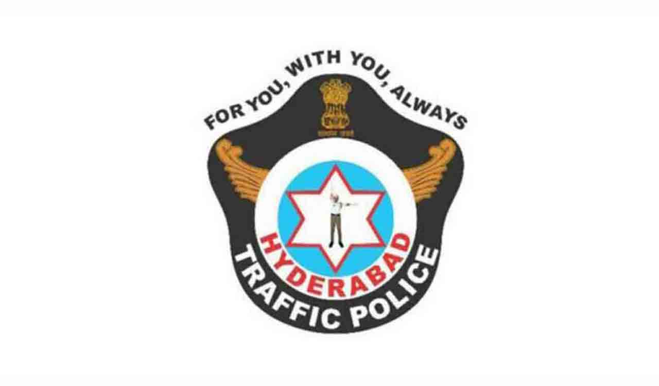 Hyderabad Traffic cops to book cases against wrongside driving from Monday