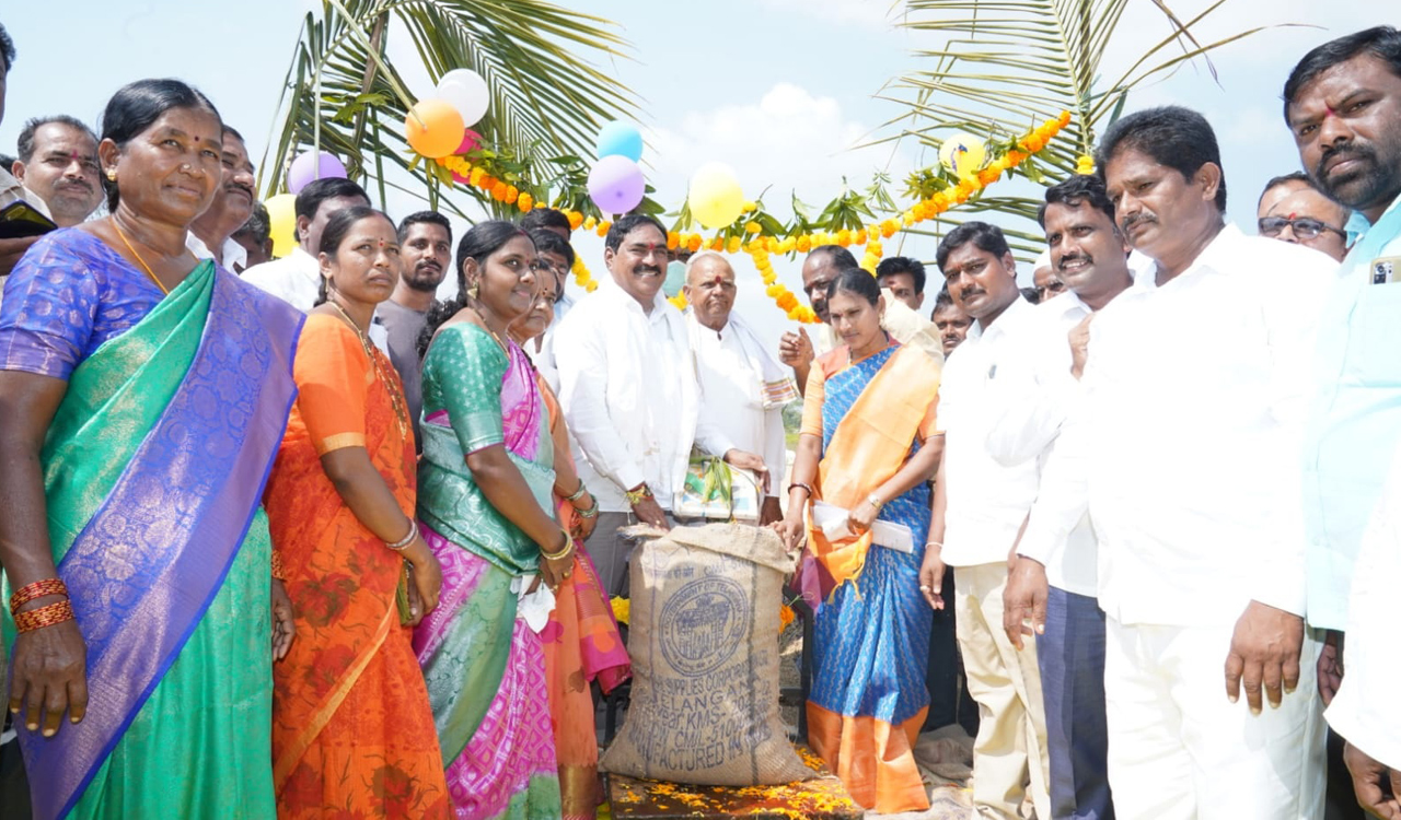 Paddy procurement centres inaugurated in Mahabubabad