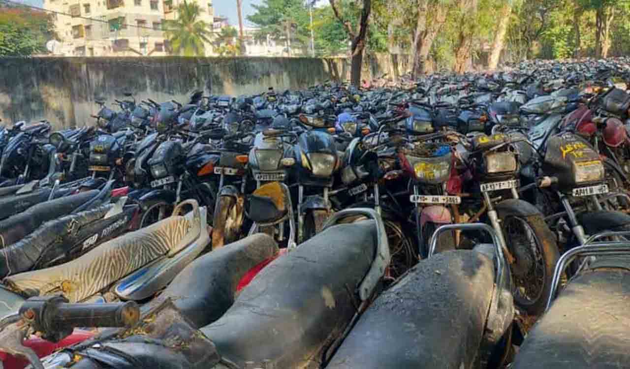Cyberabad police to auction 504 abandoned/ unclaimed vehicles