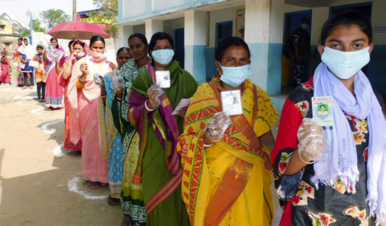 Telangana has 2,95,80,736 voters: CEO Vikas Raj