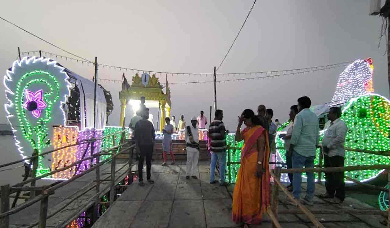 Telangana: All is set for Teppotsavam at Bhadradri