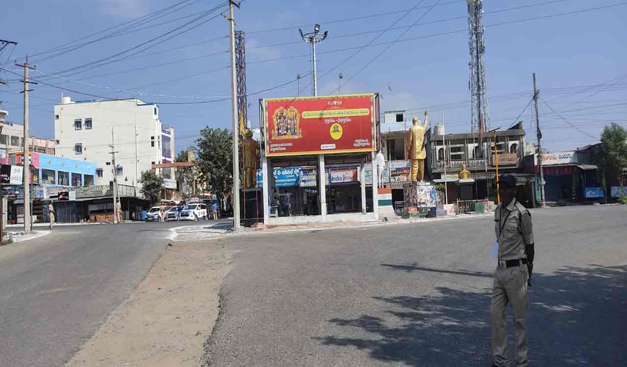 Bhadrachalam wore deserted look as the President arrives for day’s visit