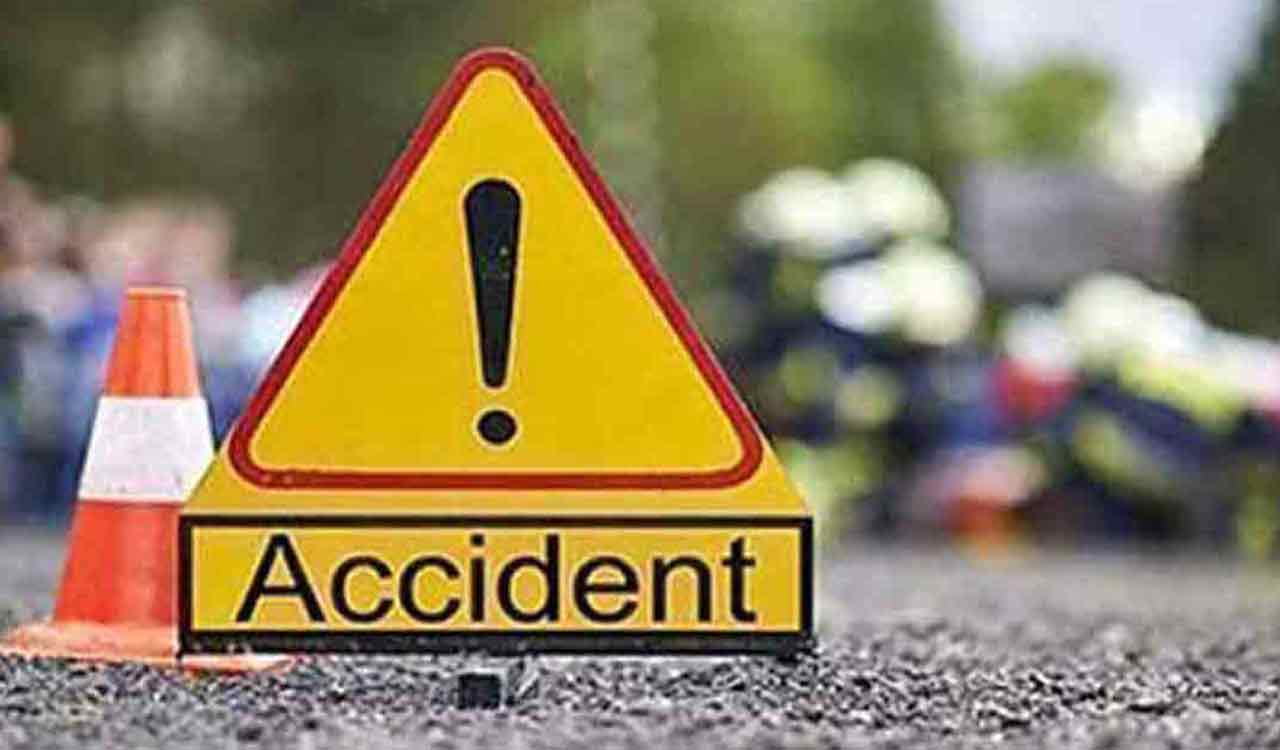 One killed, 10 injured in bike-autotrolley collision in Medak