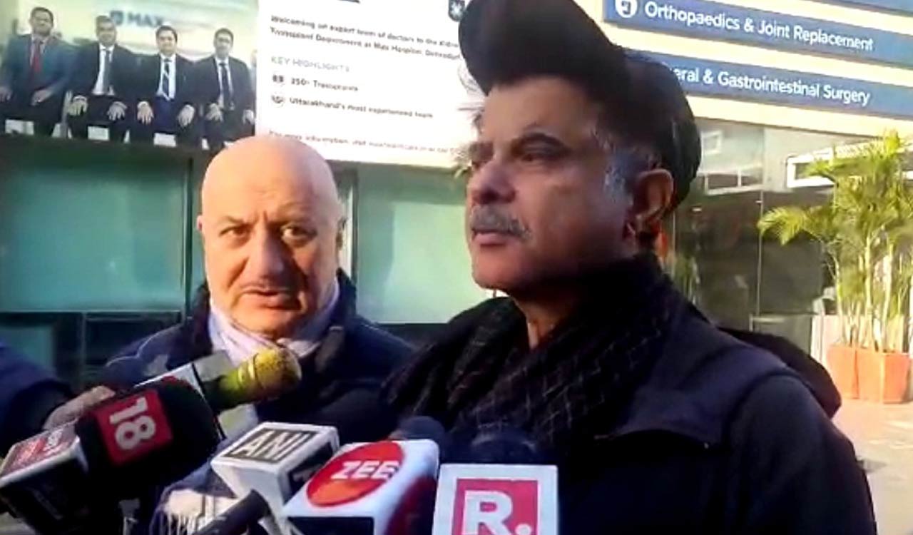 Anupam Kher, Anil Kapoor meet Rishabh Pant