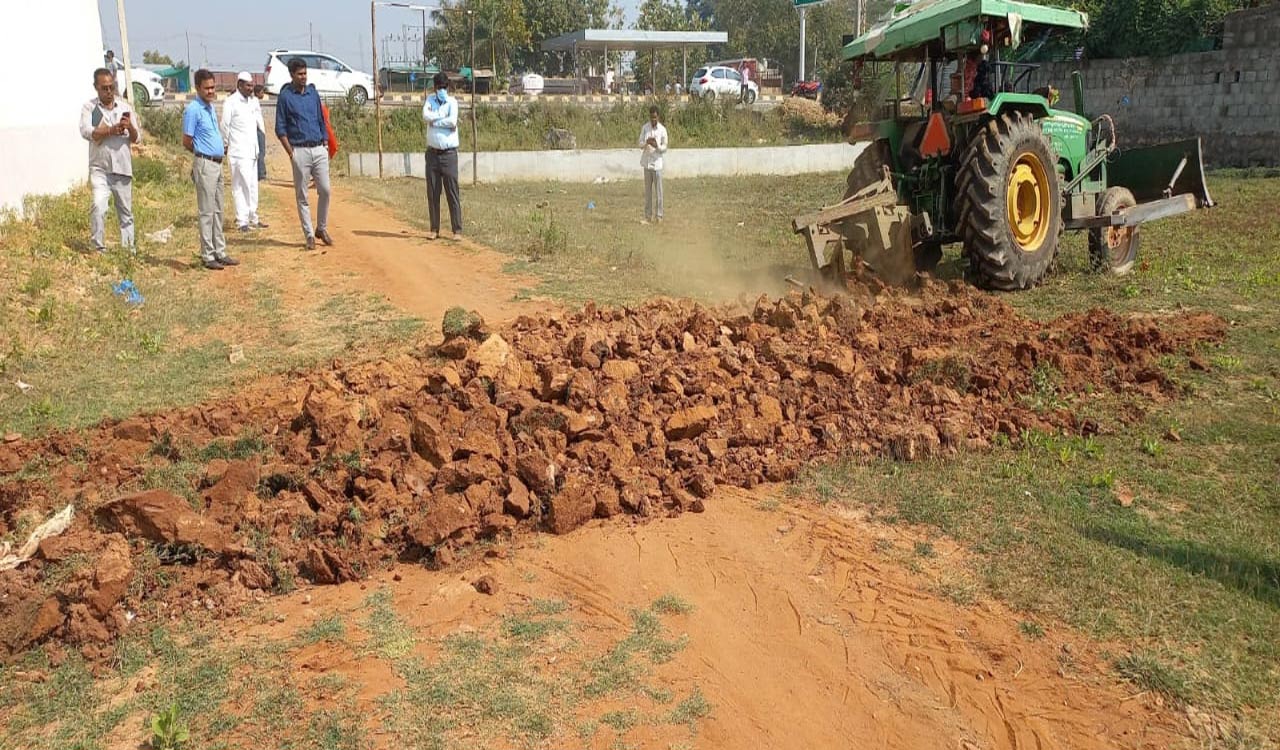 Authorities crack whip against illegal layouts in Mancherial