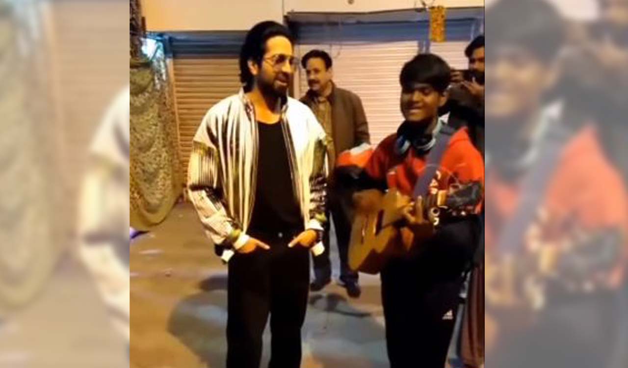 Ayushmann Khurrana jams with a man playing guitar in Delhi streets, video goes viral