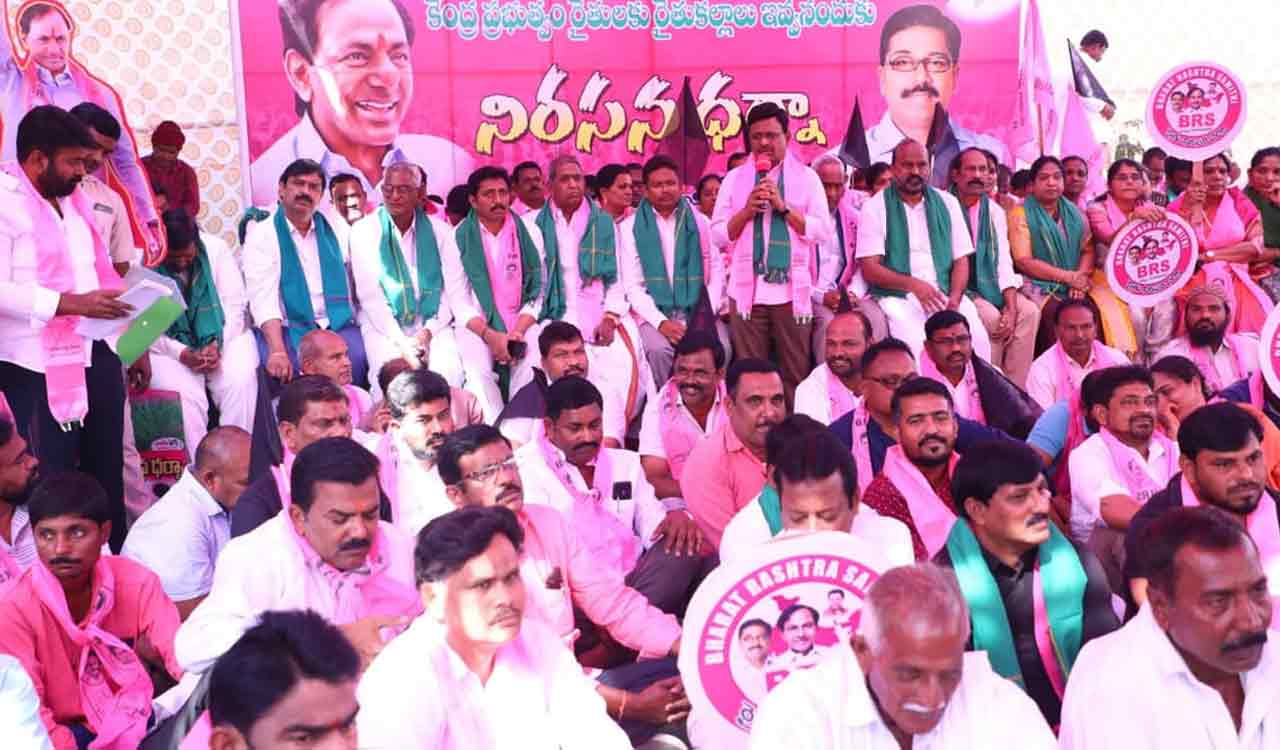 Centre troubling farmers with its anti-farmer decisions: MLC Madhusudhan