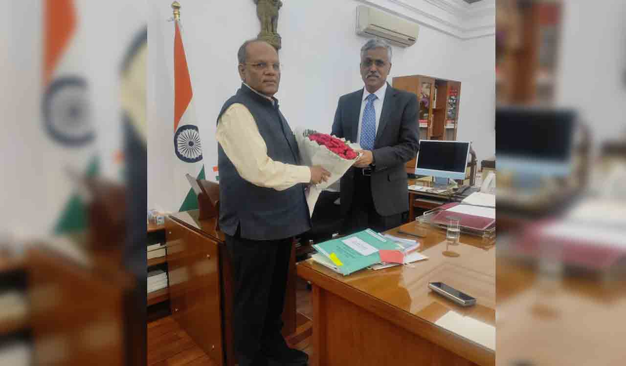 Telangana urges Centre to allot defence lands