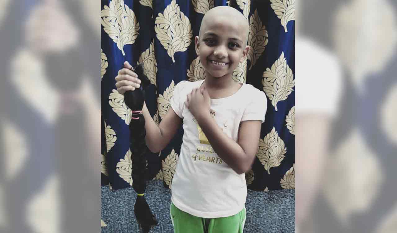 Mancherial: Class IV girl donates hair for cancer survivor