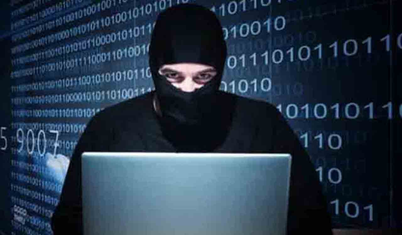 Hyderabad: Cyber fraudsters pose as Mumbai police dupe woman of Rs 95,500