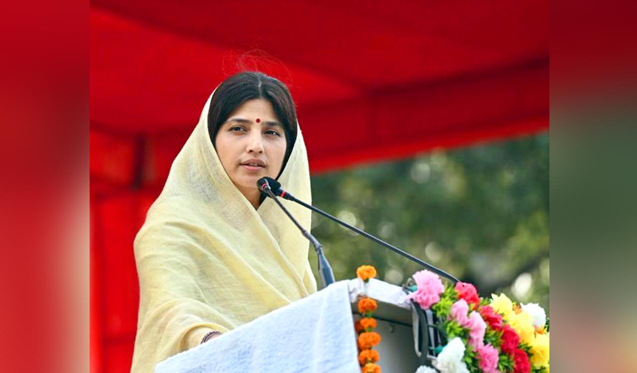 Dimple Yadav leads in Mainpuri