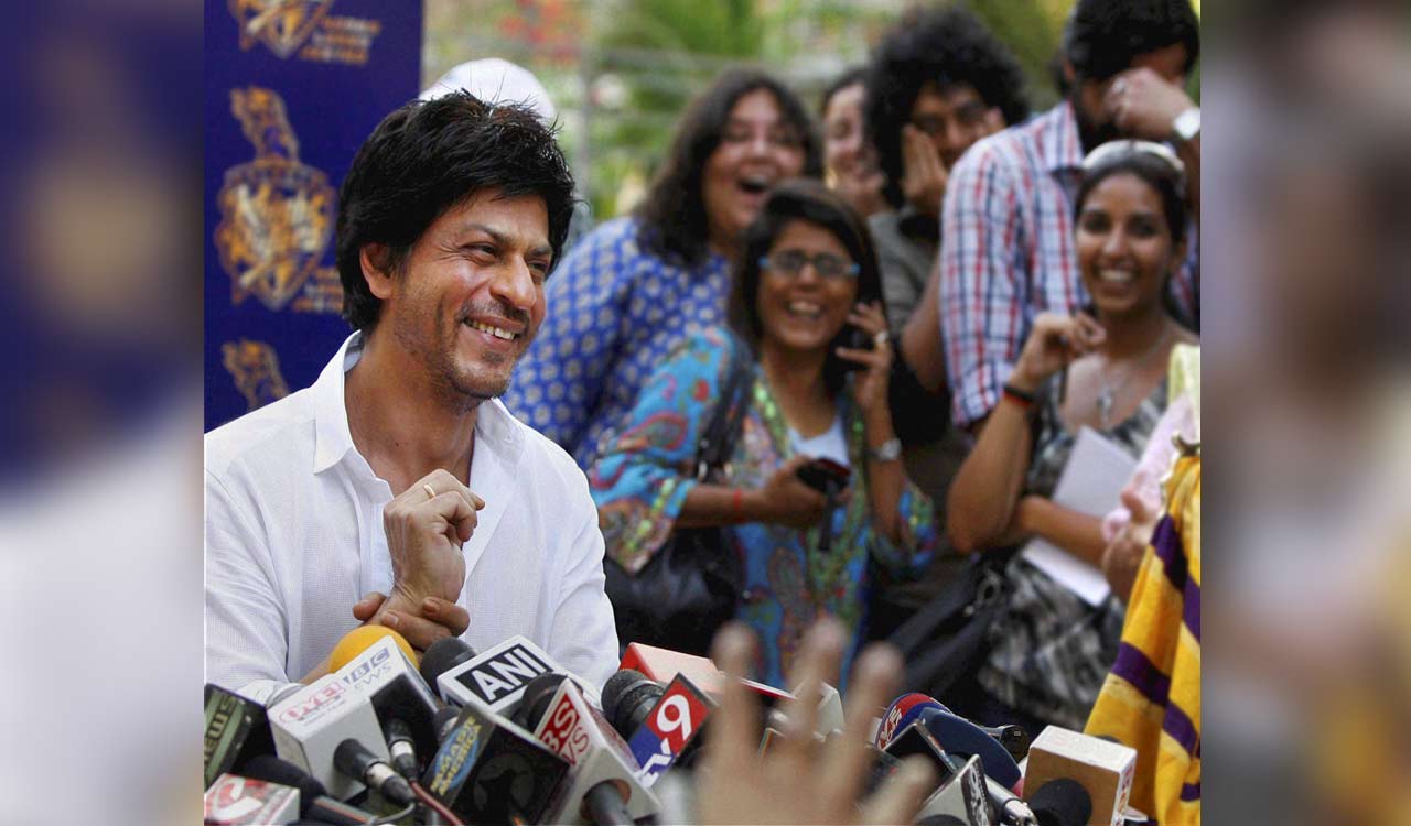 Five celebrities Shah Rukh Khan complimented in his #AskSRK session