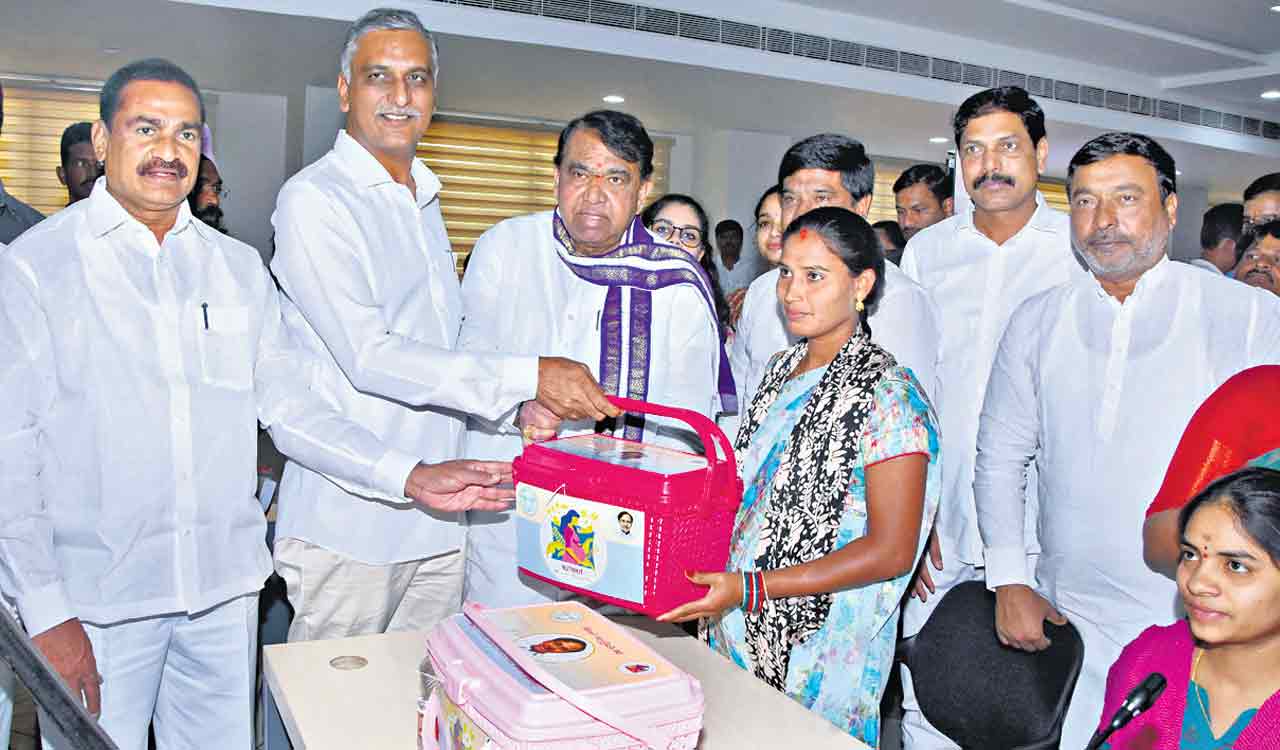 KCR nutritional Kits to cover entire Telangana: Harish Rao
