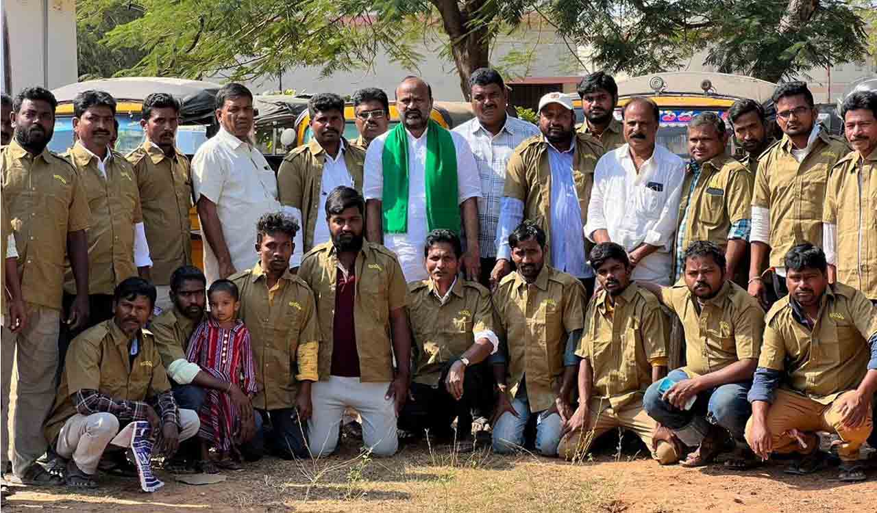 Khaki shirts distributed to auto drivers in Khammam