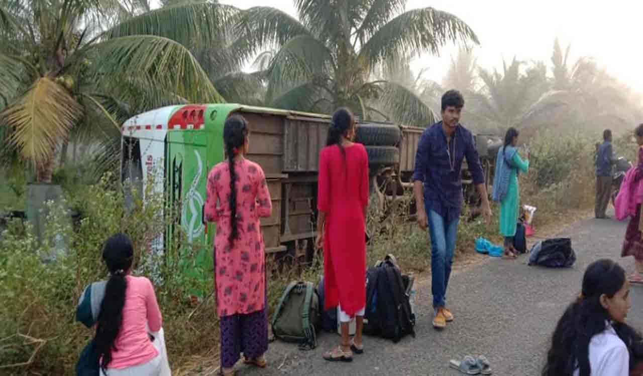 15 injured as a private bus turns over in Kothagudem