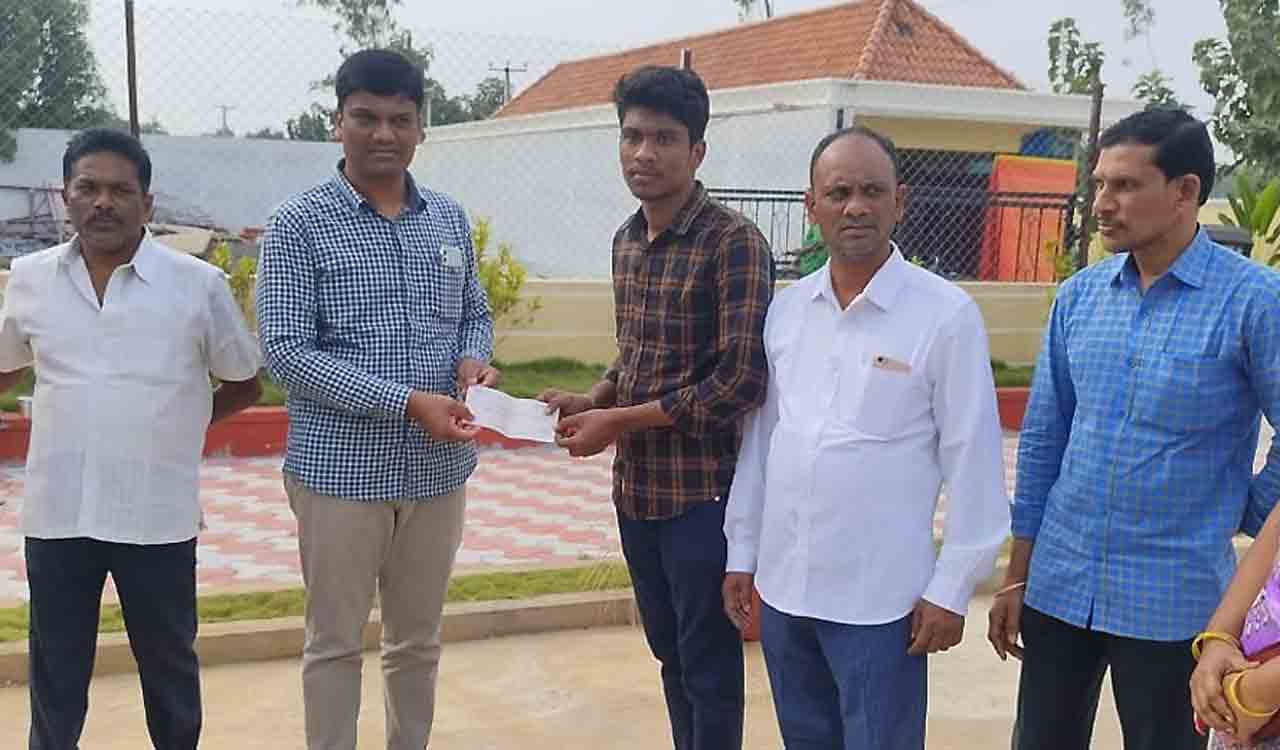 Kothagudem: SGEF extends financial help to MBBS student