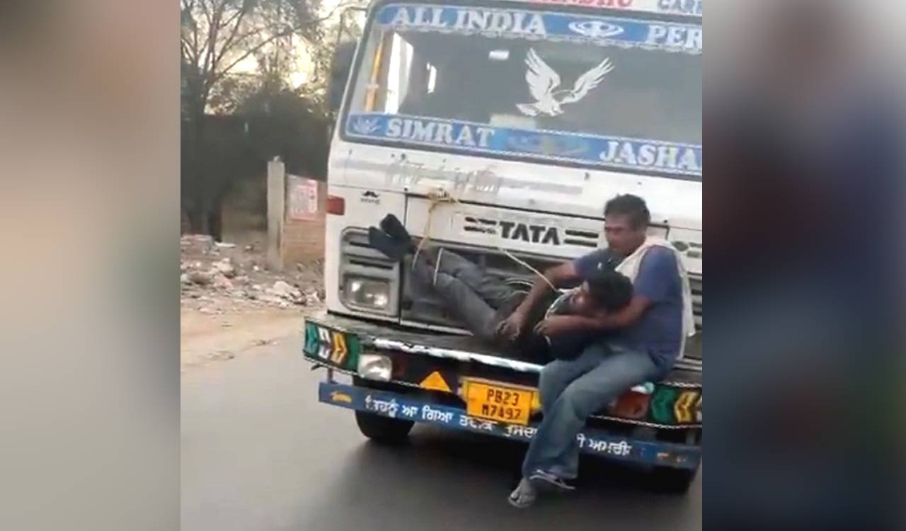 Man accused of stealing wheat bags tied to moving truck’s bonnet in Punjab