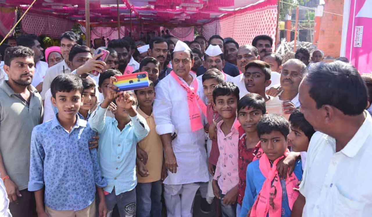 Indrakaran Reddy visits Nanded, tells farmers about BRS