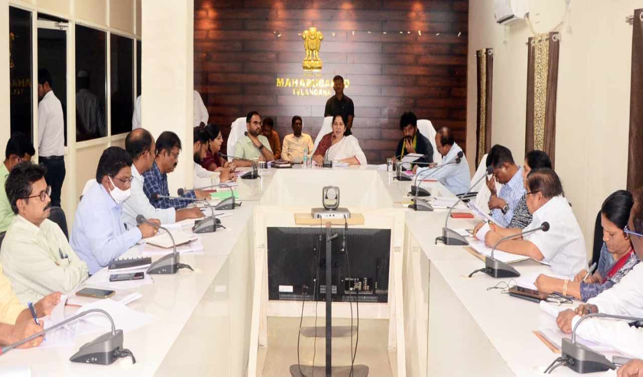 Minister Satyavathi asks officials to expedite road construction works in Mahabubabad