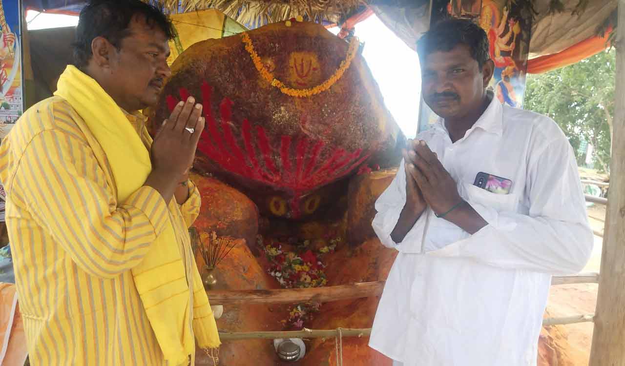 This temple in Suryapet has Muslims serving devotees
