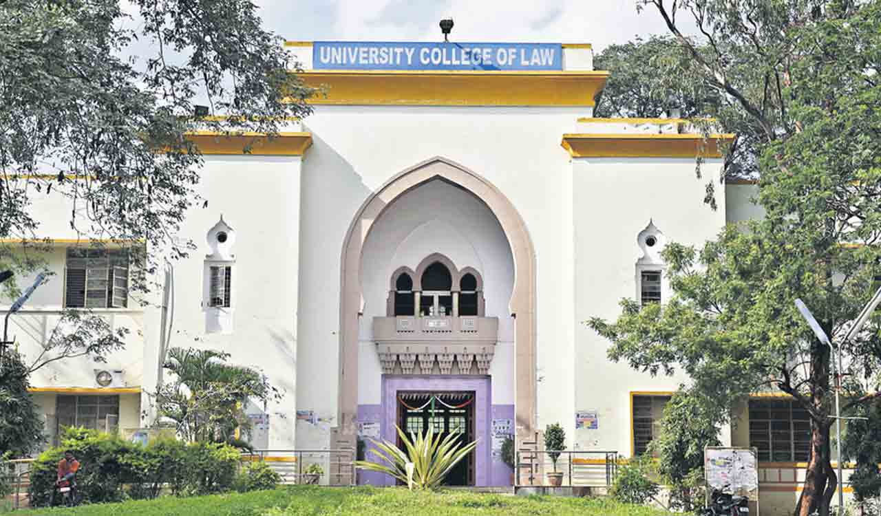 Telangana: Medicos queue up for law course