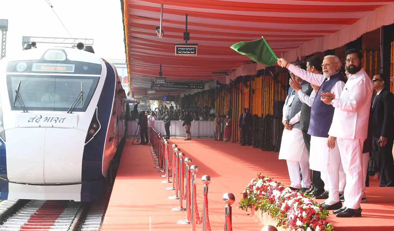 PM Modi inaugurates Nagpur Metro phase I, takes ride