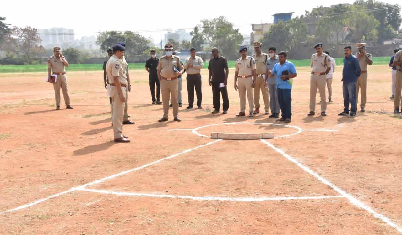 Rachakonda CP tells police job aspirants to stay away from touts