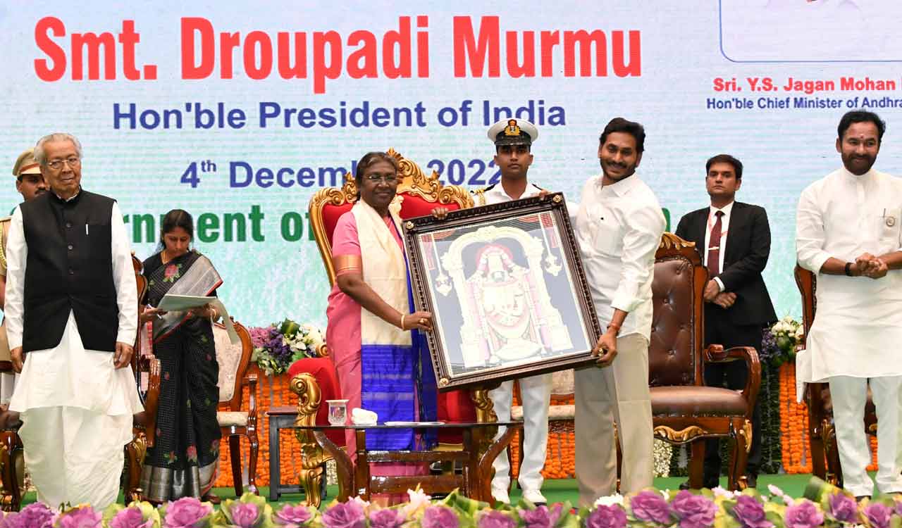 AP accords civic reception to President Droupadi Murmu