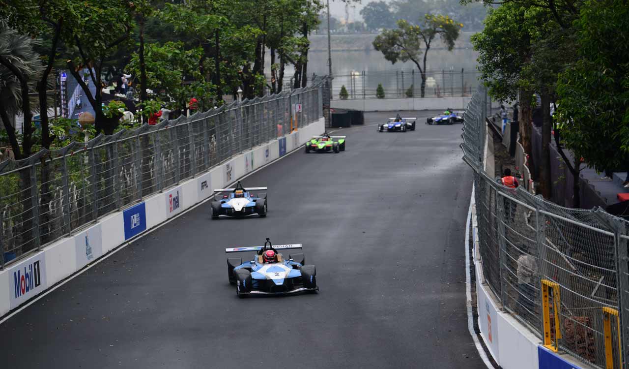 Indian Racing League: Final race thrills Hyderabad fans