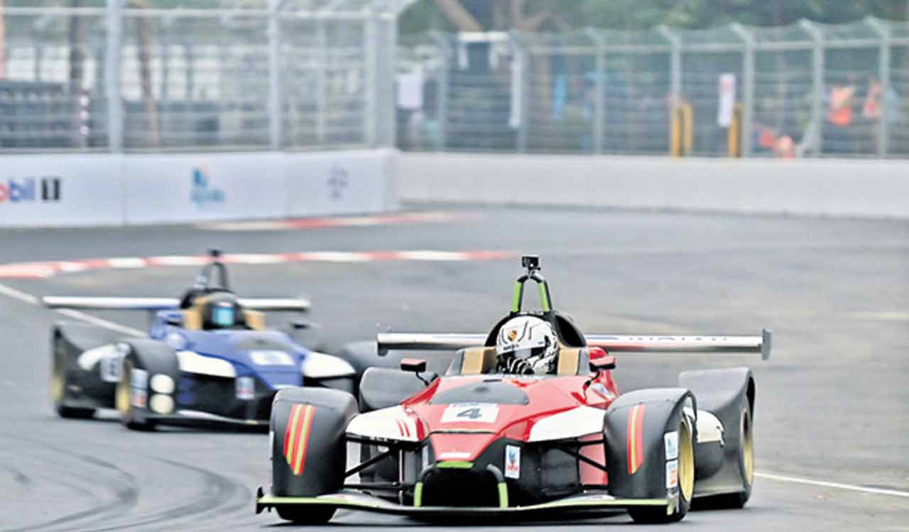 Gloomy weather interrupts Indian Racing League’s return to Hyderabad