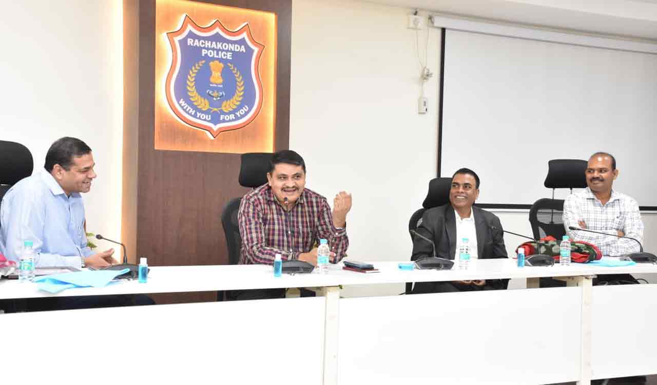 Police should adopt advanced technology: Mahesh Bhagwat