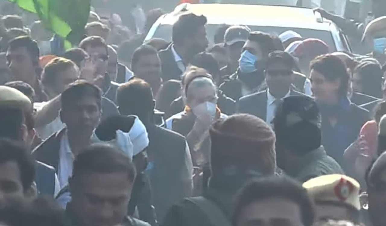 Sonia, Priyanka join Rahul for Bharat Jodo Yatra in Delhi