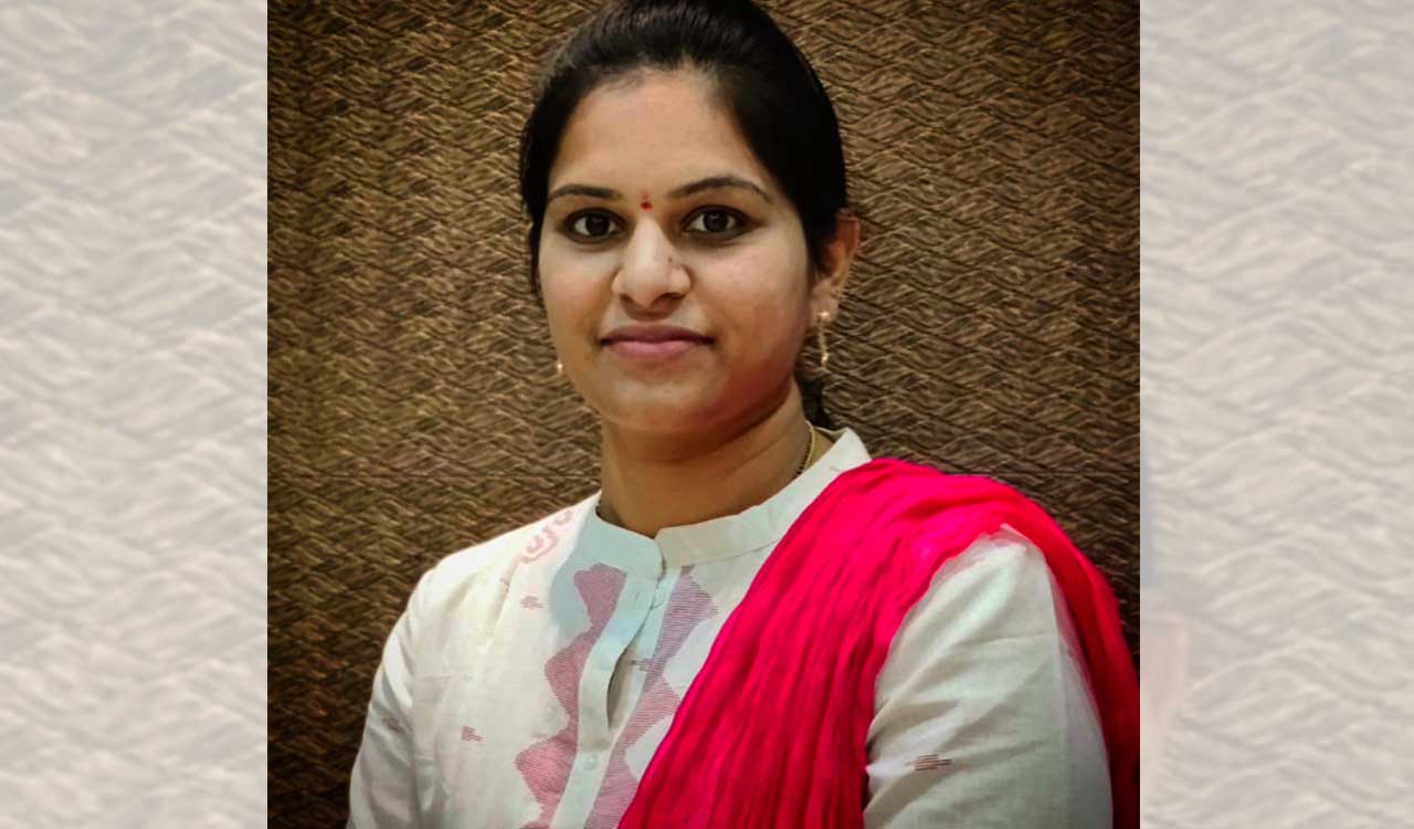 Sahitya award presented to Spoorthy Kandivanam