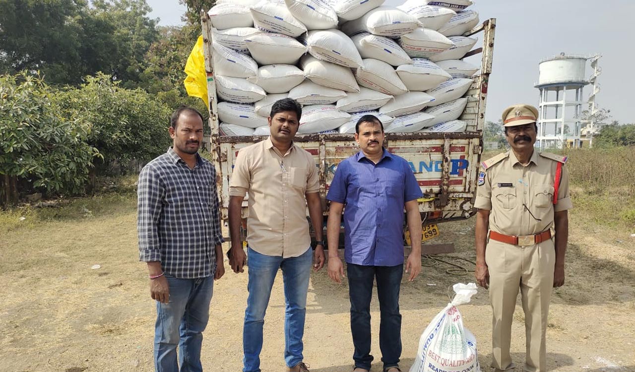 Hanamkonda: 200 quintals of PDS rice seized, two held at Elkathurthy