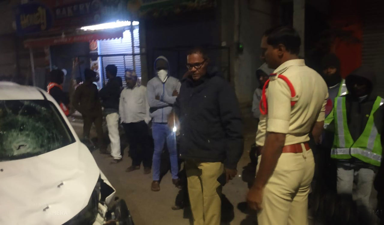 Two died, three injured as car runs over sanitation workers in Medak