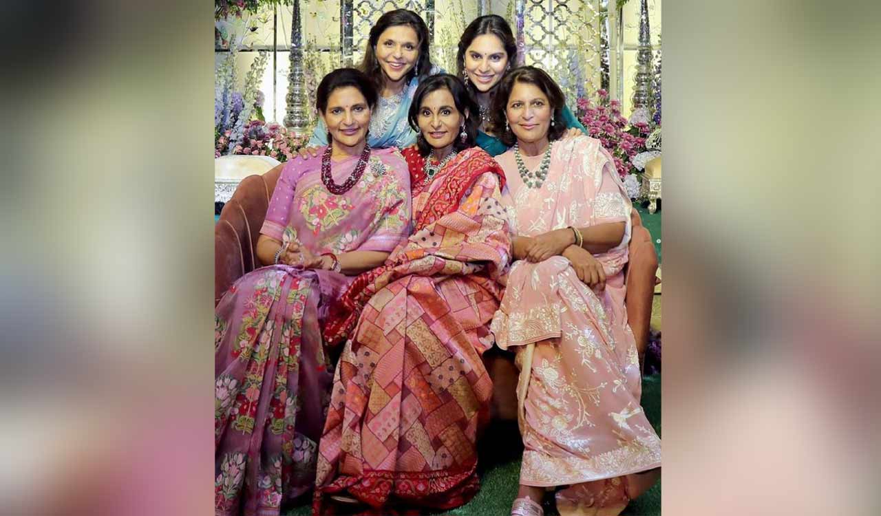 Upasana shares pic with female relatives in ethnic attire, calls them ‘most important’ in her life