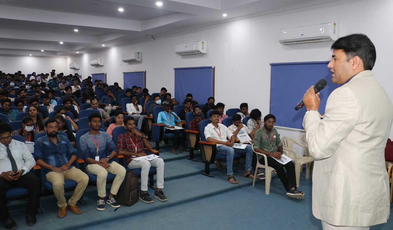 ‘Preparation for overseas education should be done with bi-directional vision’