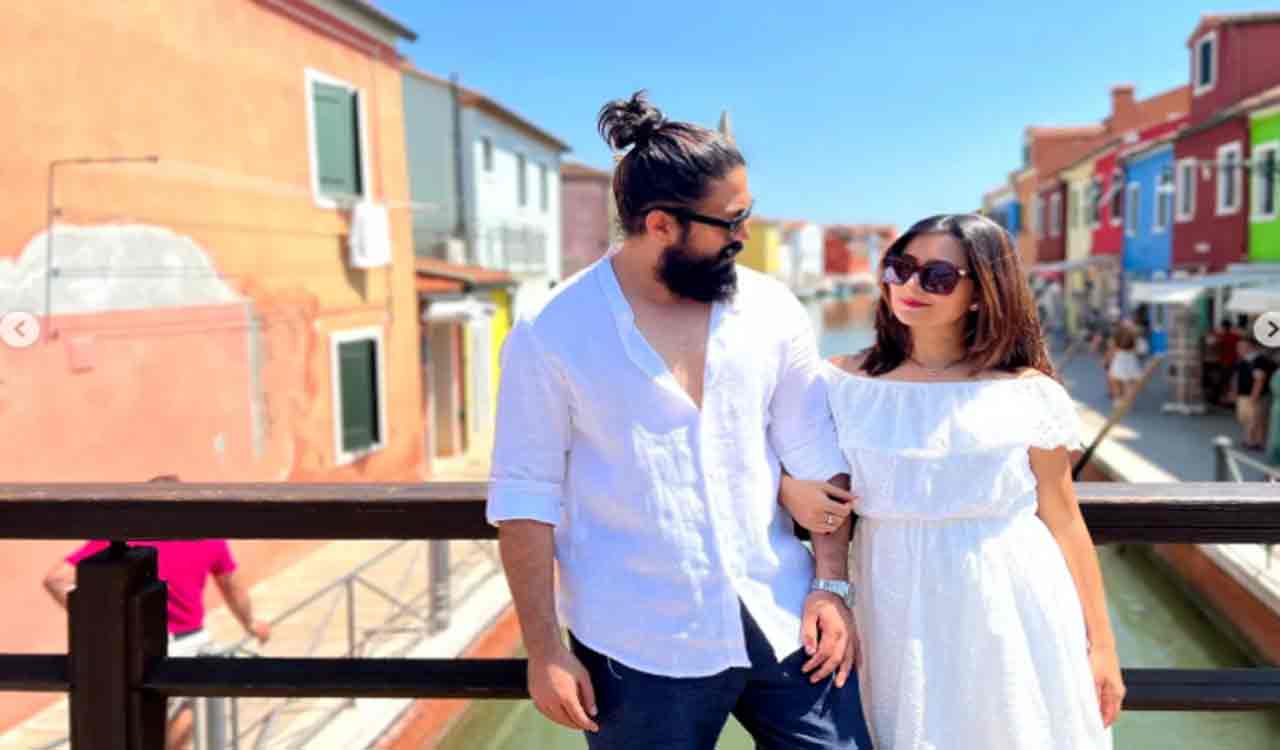‘K.G.F’ actor Yash and his wife Radhika Pandit celebrate 6th wedding anniversary