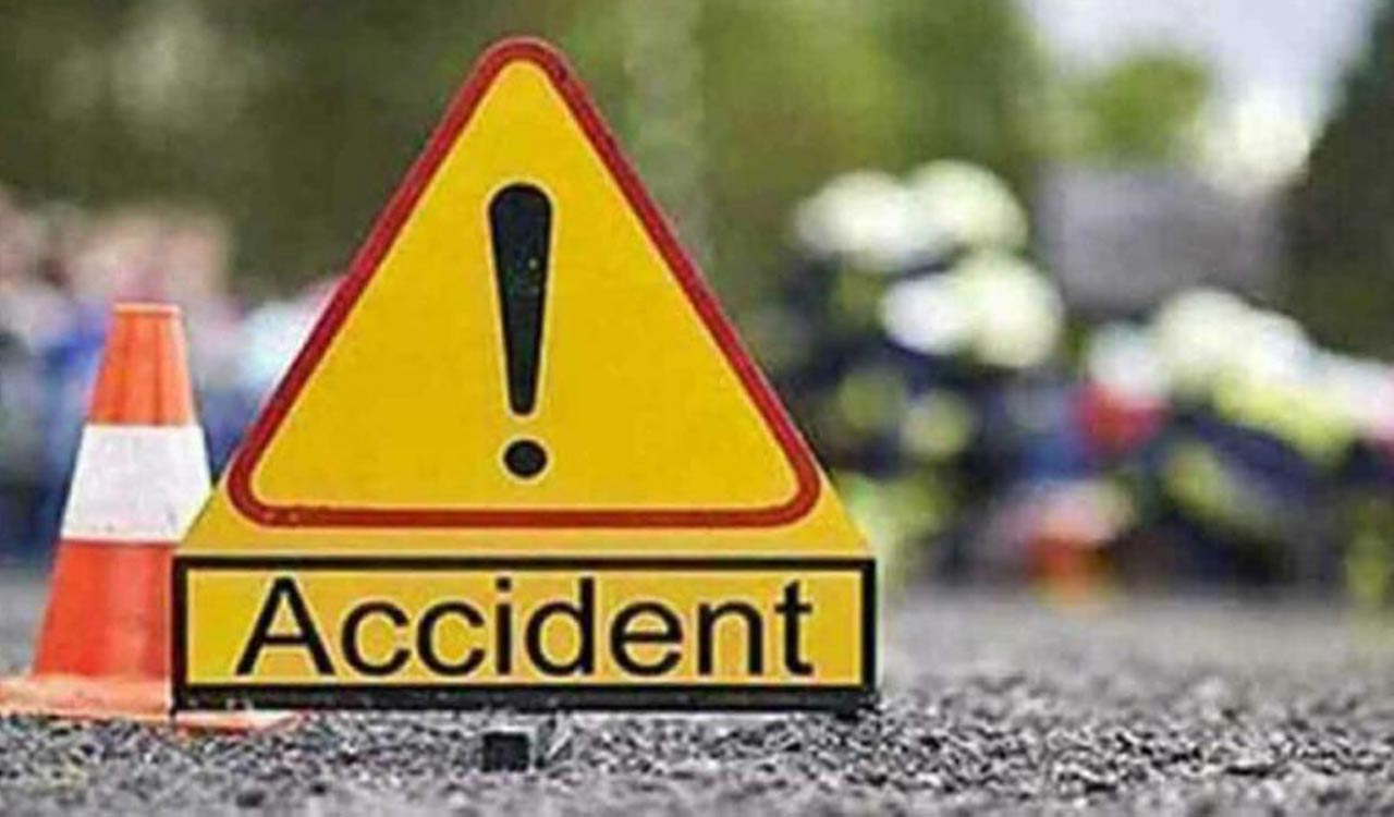 Hyderabad: One killed in road accident at Shamshabad