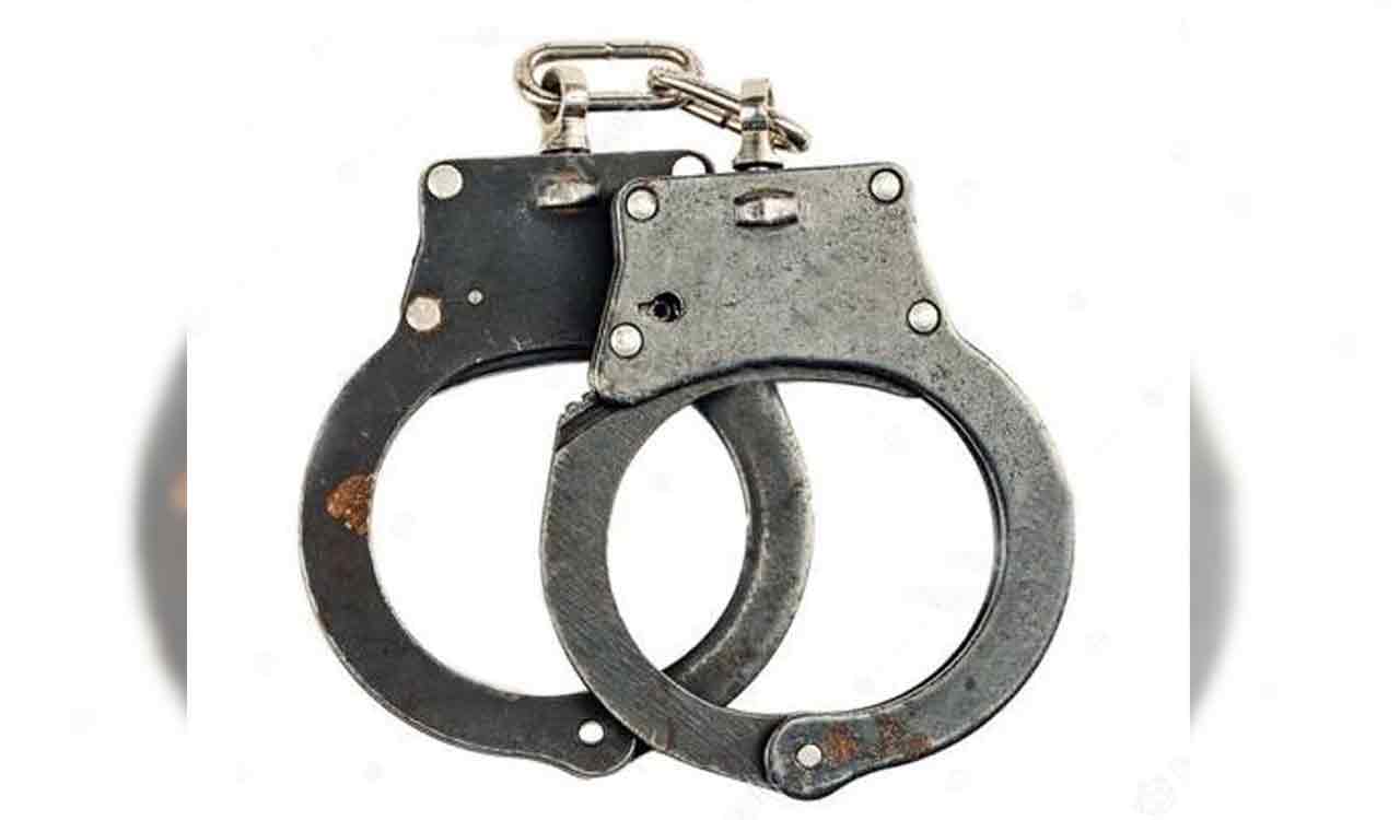 Kerala girl held with gold worth Rs 1 crore hidden in inner wear