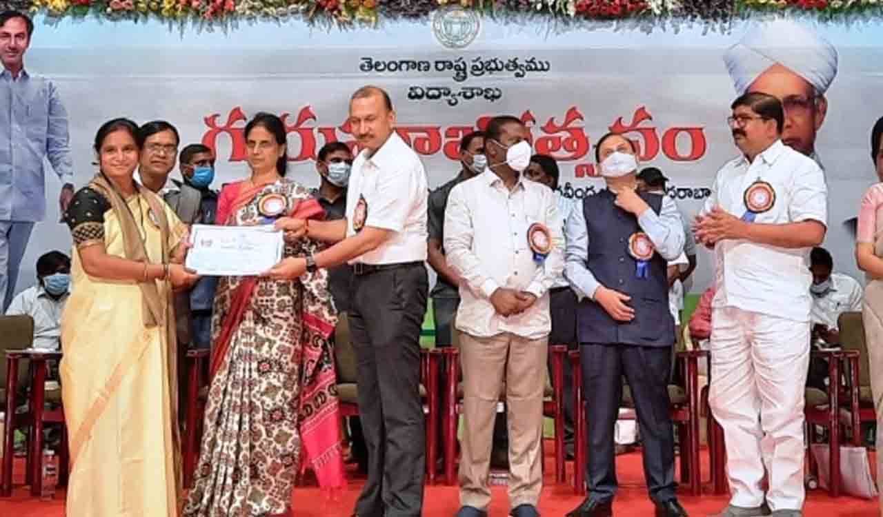 Pingle College teacher Dr Parvathi wins ‘Society for Plant Research’ award