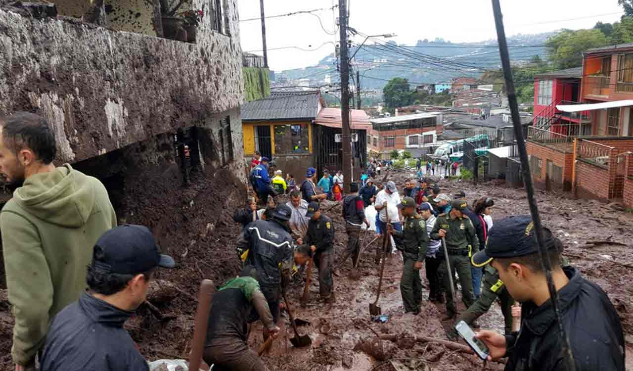 33 killed in Colombia landslide